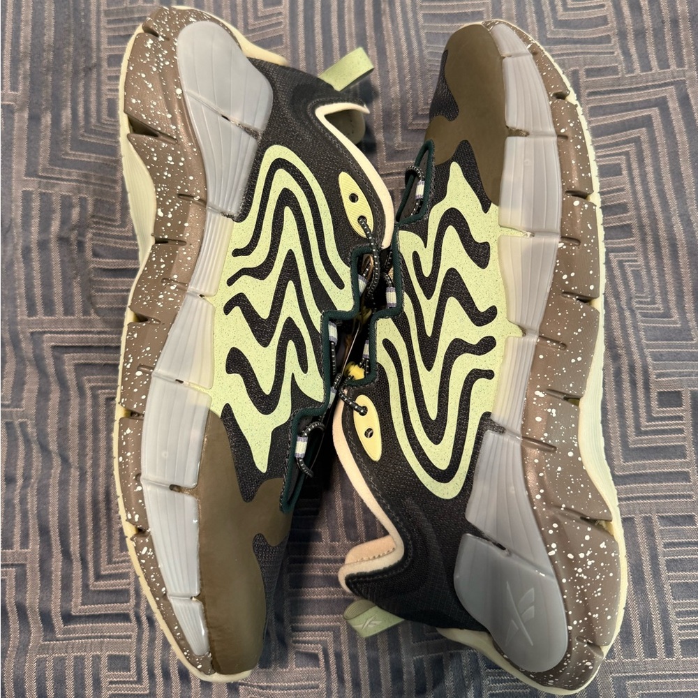Reebok × Brain Dead Zig Kinetica II True
Grey & Grey Terrain